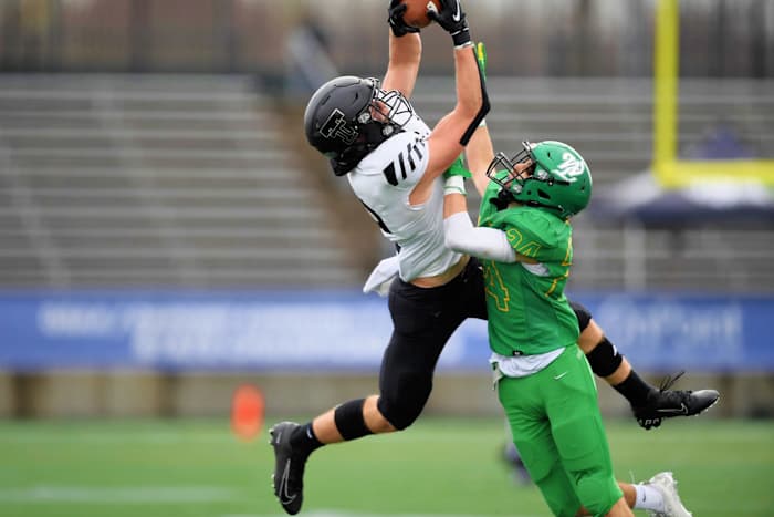 Tualatin.West-Linn.6A-football-semifinal.Leon-Neuschwander.47